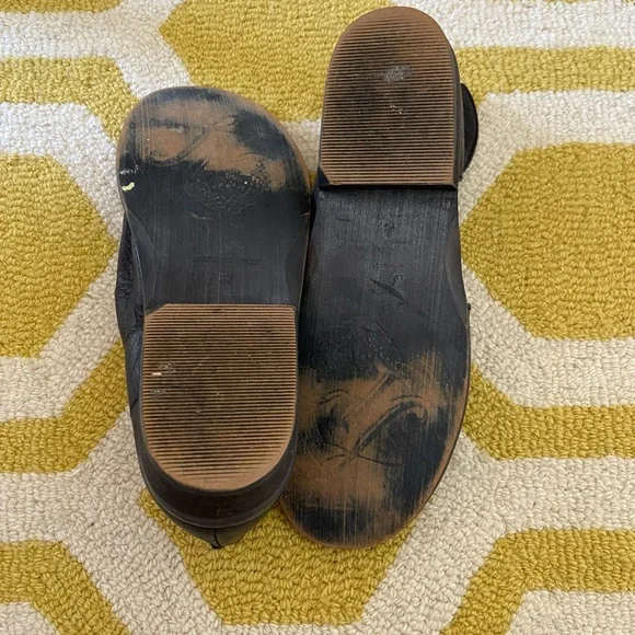 Free People Black Leather Mont Blanc Cut Out Flats Sandals - Picture 7 of 9